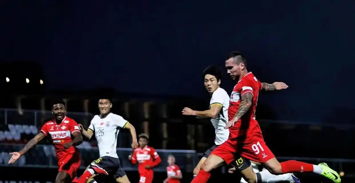 库拉索虽为小岛国，FIFA排名却超越国足，身价差距明显，战绩稳定但防守存在短板，国足若善用反击或定位球仍有机会追赶